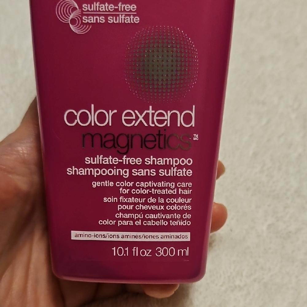 Redken Color Extend Magnetics Shampoo - Bold Pink - Picture 3 of 6